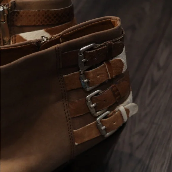 Sam Edelman Sandy Brown Chelsea Boot - Picture 2 of 6